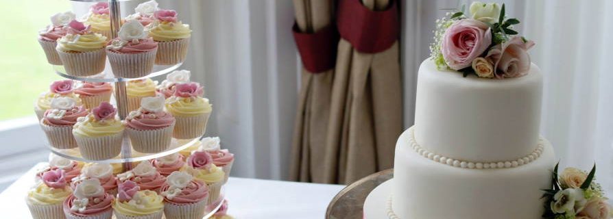 Are wedding cupcakes cheaper than cake? Make the Best Answer for You